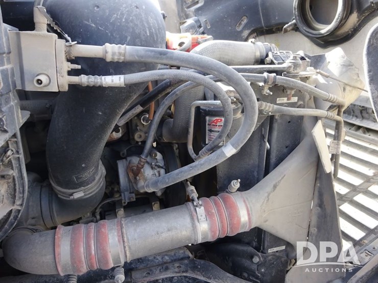 2018-freightliner-cascadia-day-cab-truck-(pz13986,-unit-405)-image-57