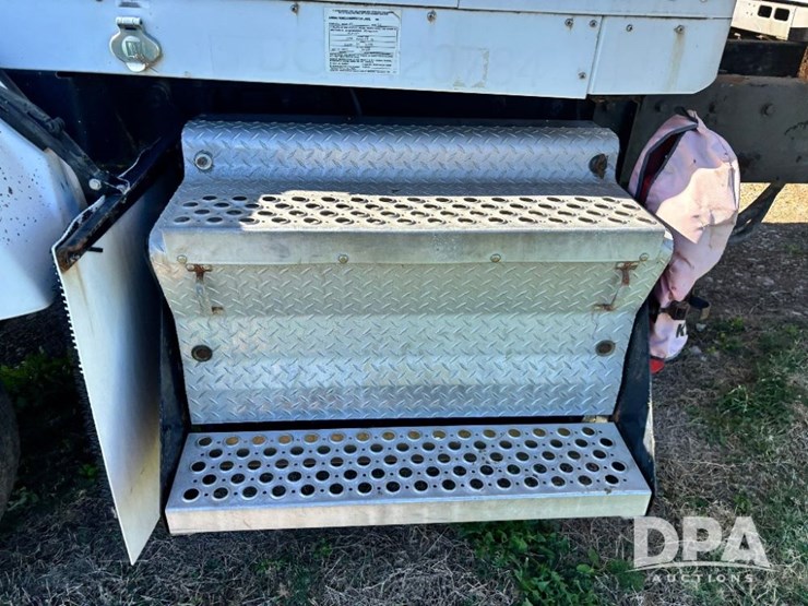 2007-kenworth-t800-image-23