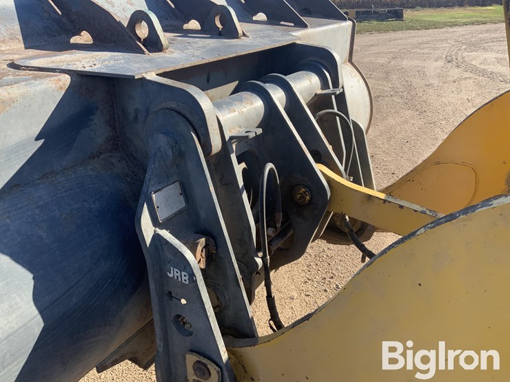 2009-komatsu-wa200-6-image-10