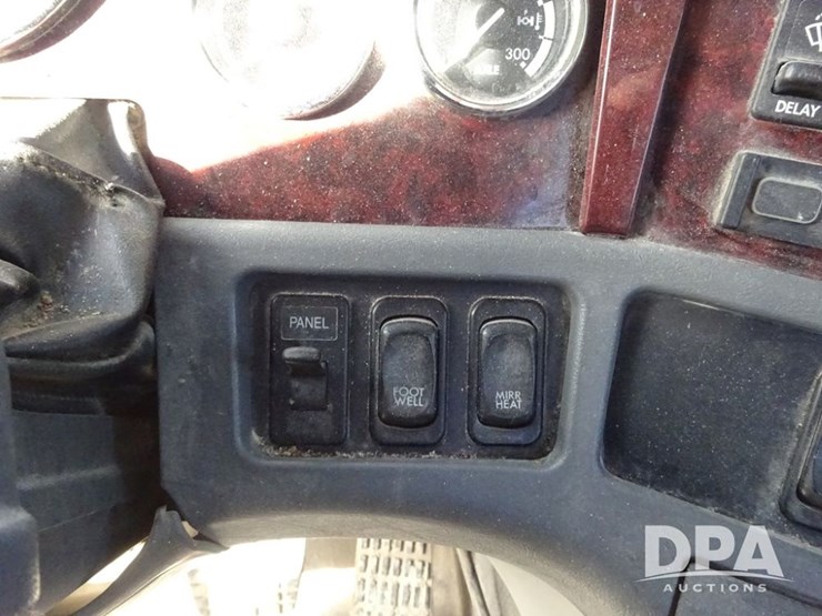 2016-freightliner-coronado-day-cab-glider-truck-(pz13983,-unit-716)-image-106