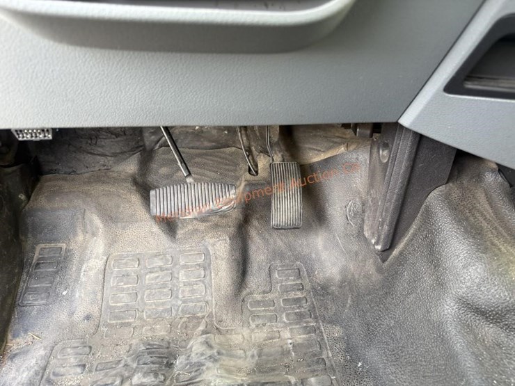 2015-ford-f350-xlt-image-49