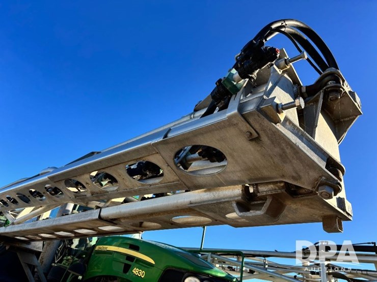 2013-john-deere-4830-image-99