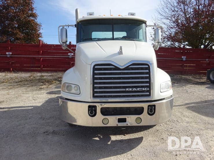 2014-mack-pinnacle-truck-(pz13988,-unit-239)-image-8