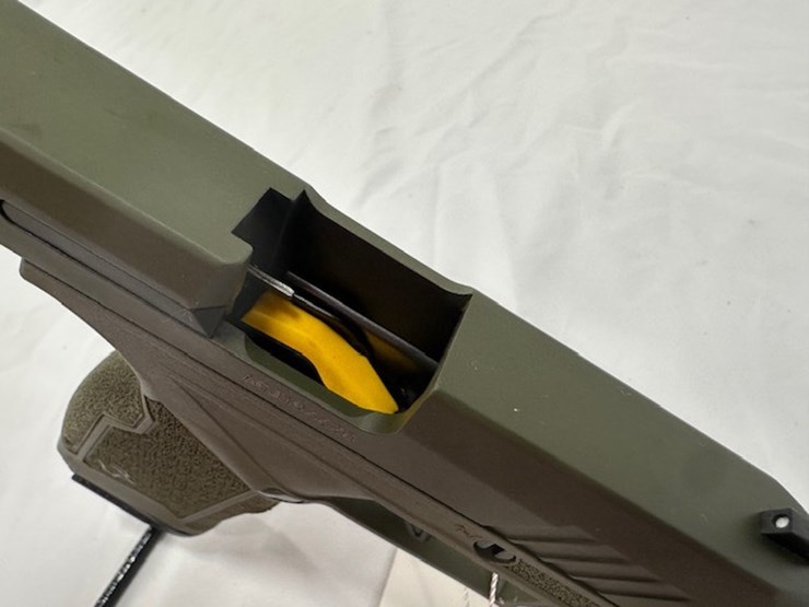 #2025-00062-•-taurus-gx4-pistol-image-37