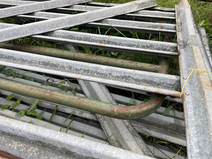 #8119-•-assortment-of-gates-image-9