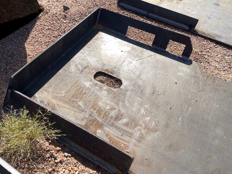 #4124-•-universal-adaptor-plate-image-2