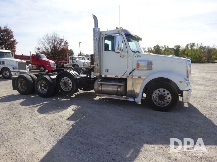 2017-freightliner-coronado-day-cab-glider-truck-(pz13993,-unit-725)-image-12