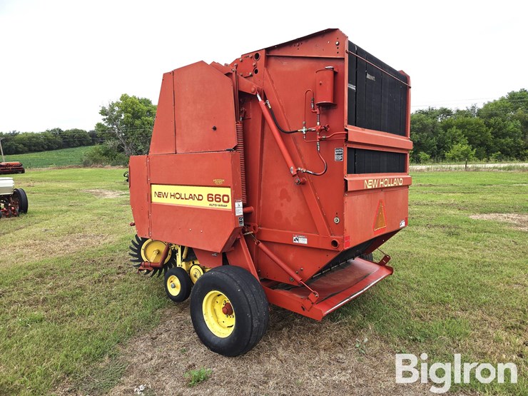 new-holland-660-image-7