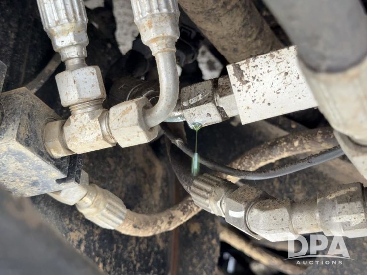 2020-case-ih-trident-5550-image-33