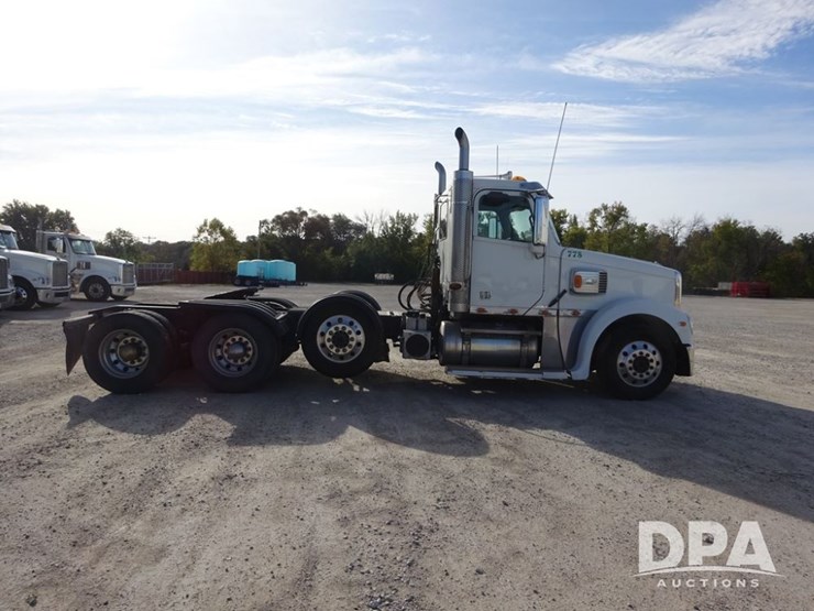 2018-freightliner-coronado-day-cab-glider-truck-(pz13985,-unit-775)-image-15