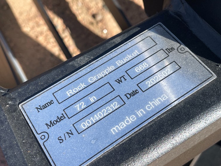 #4114-•-72"-rock-grapple-bucket-attachment-image-16