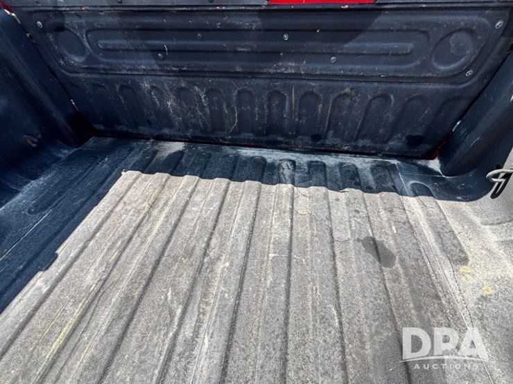 2017-ram-1500-slt-image-28