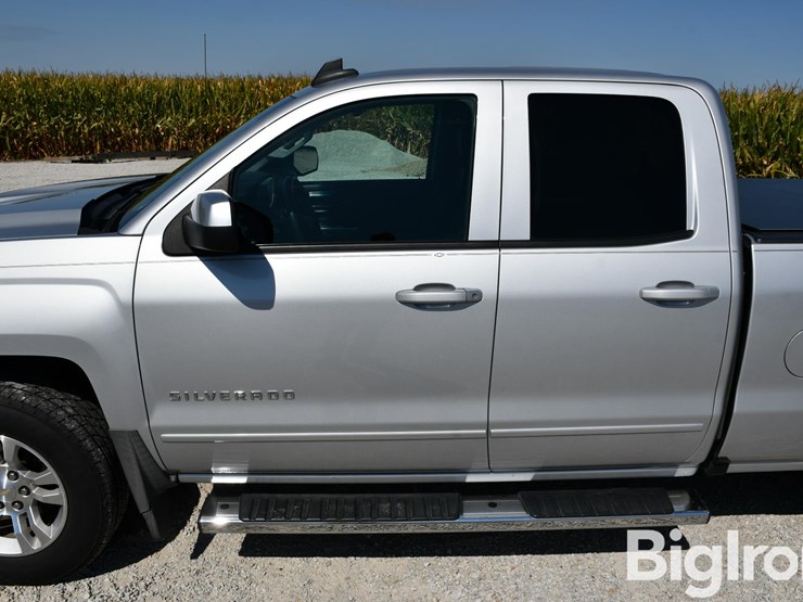2017-chevrolet-silverado-1500-lt-image-14