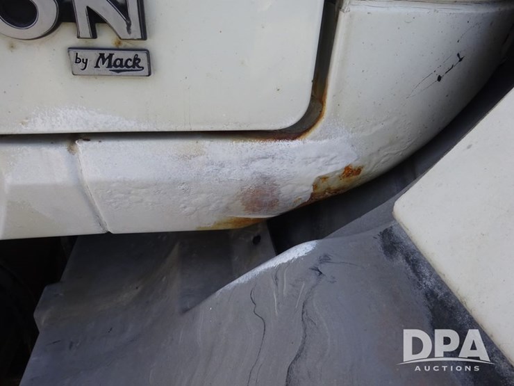 2005-mack-vision-truck-(pz13989,-unit-266)-image-78