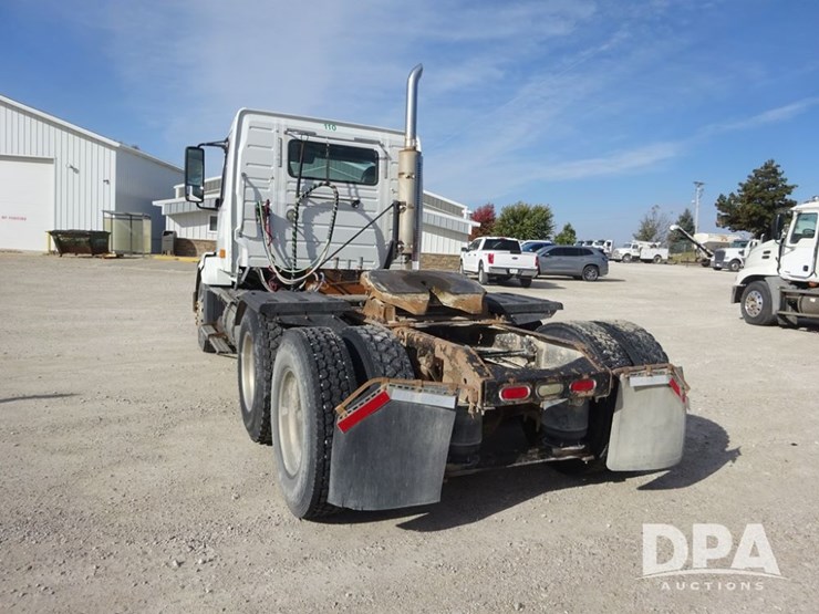 2007-volvo-vnl-day-cab-truck-(pz13987,-unit-110)-image-31