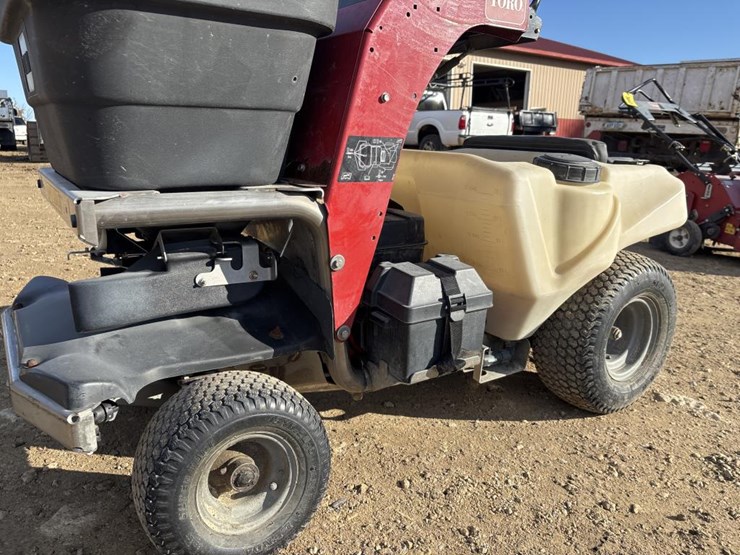 #3842-•-2016-toro-spreader-sprayer-image-7