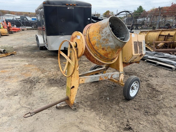 stone-650m-tow-behind-concrete-mixer-image-1