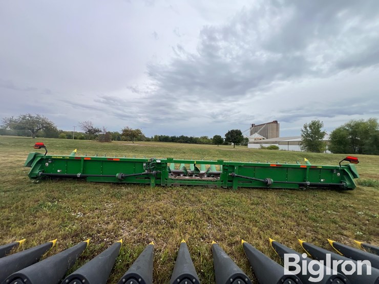 2021-john-deere-c16r-image-6