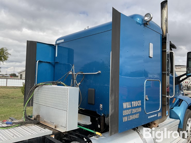 2020-peterbilt-579-image-18