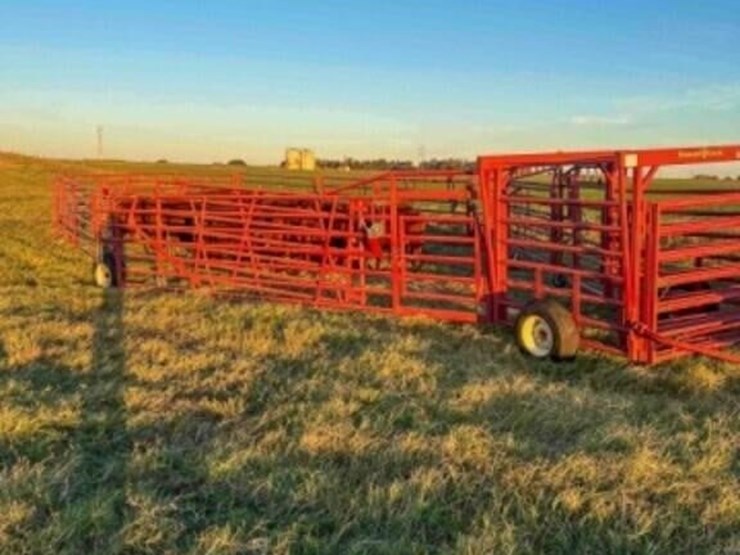 diamond-w-wheel-corral-image-5