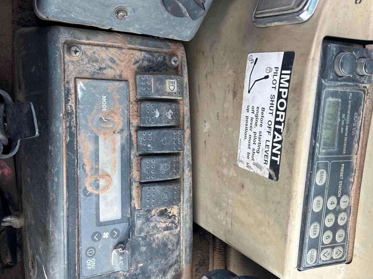 2013-deere-35d-image-14