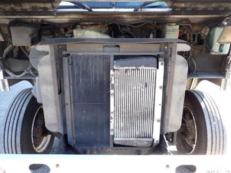 2004-international-1652-image-30