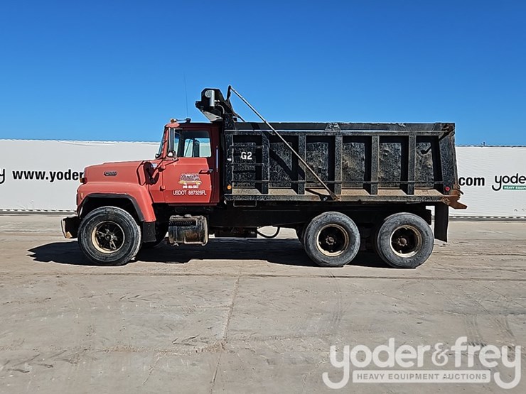 1988-ford-lt8000-image-3