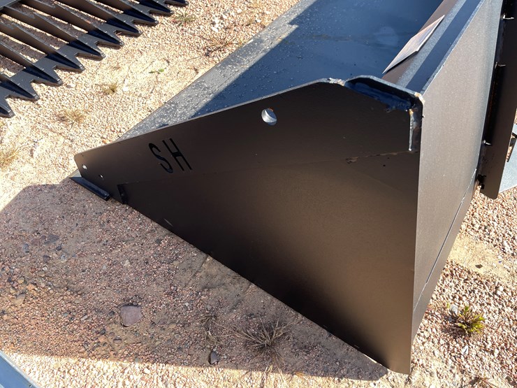 #4107-•-78"-bucket-attachment-image-3