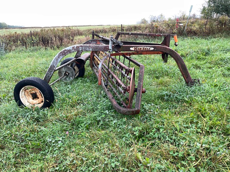 #8033-•-new-idea-hay-rake-image-4