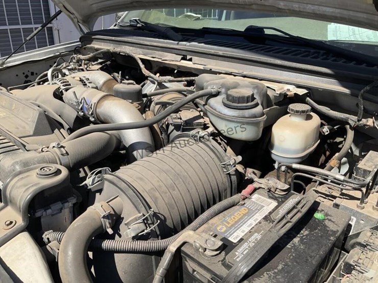 2005-ford-f550-image-17