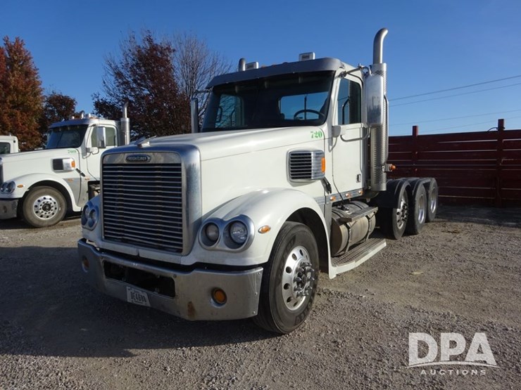 2016-freightliner-coronado-day-cab-glider-truck-(pz13982,-unit-720)-image-2