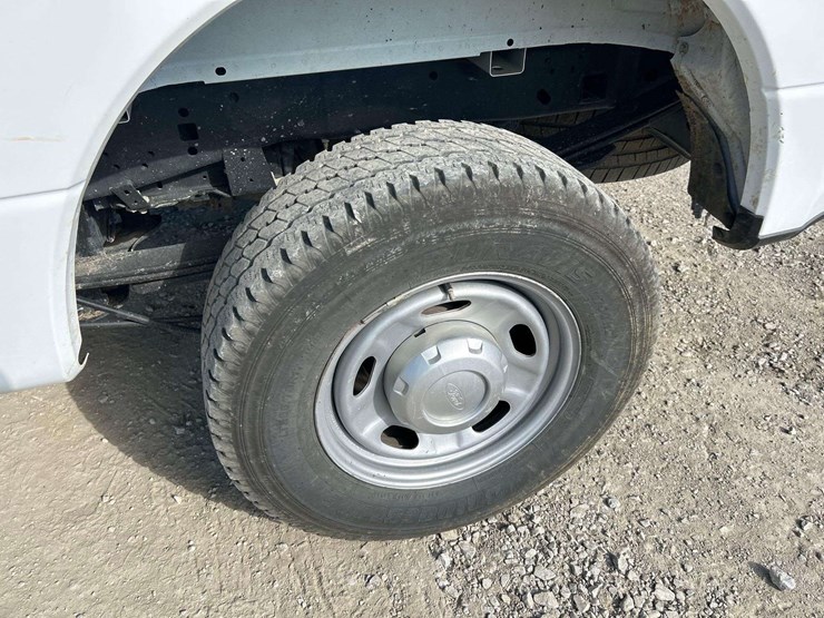 2022-ford-f250-xl-image-22