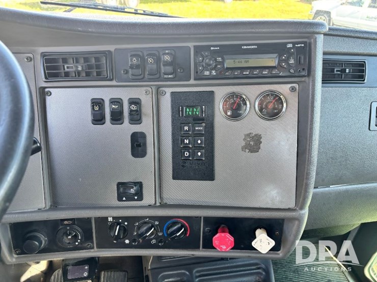 2013-kenworth-t370-image-75