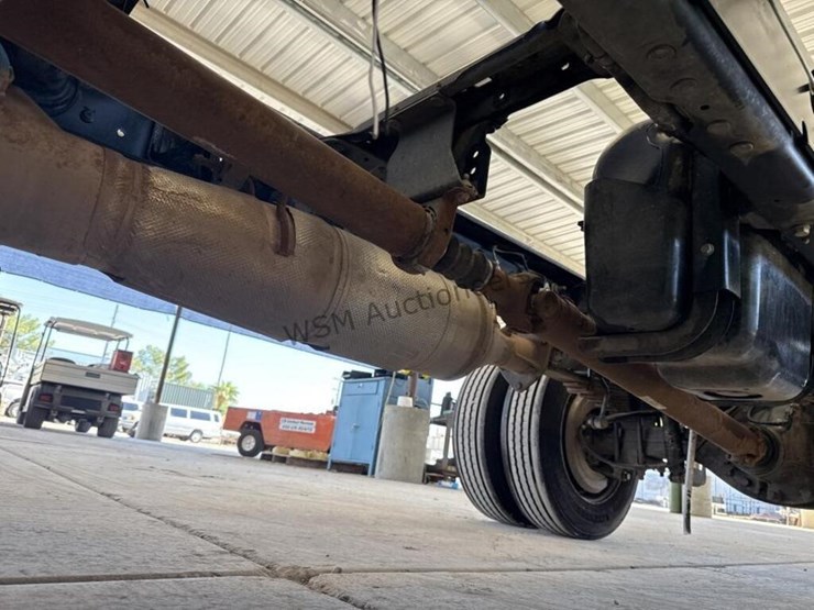 2016-ford-f550-image-26