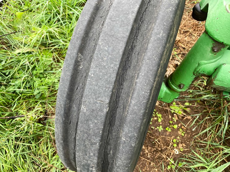 john-deere-3010-image-43