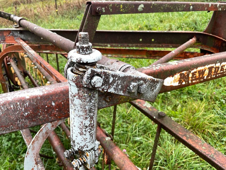 #8033-•-new-idea-hay-rake-image-20