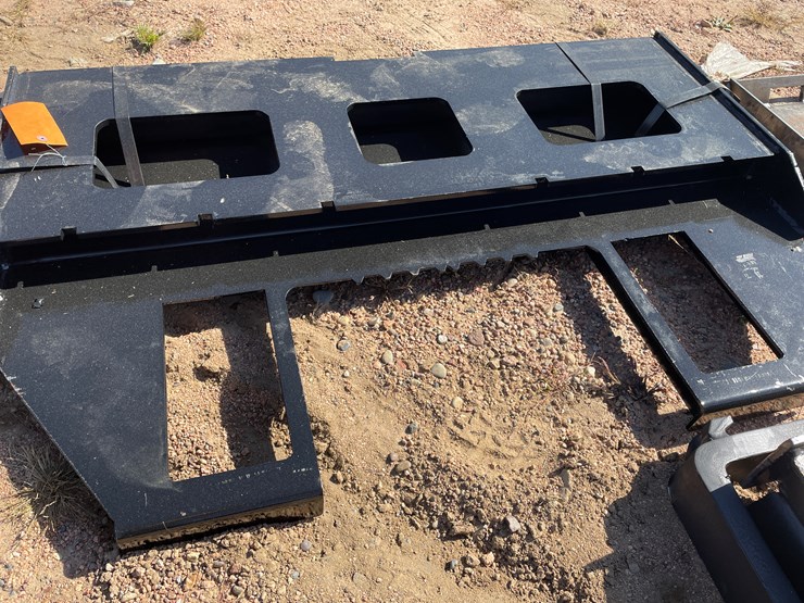 #4134-•-universal-pallet-fork-attachment-image-6