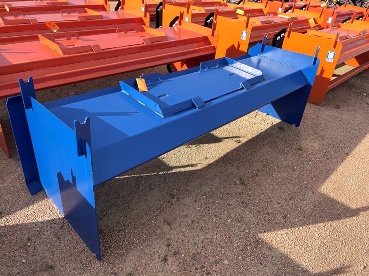 #4072-•-8'-snow-pusher-attachment-image-1