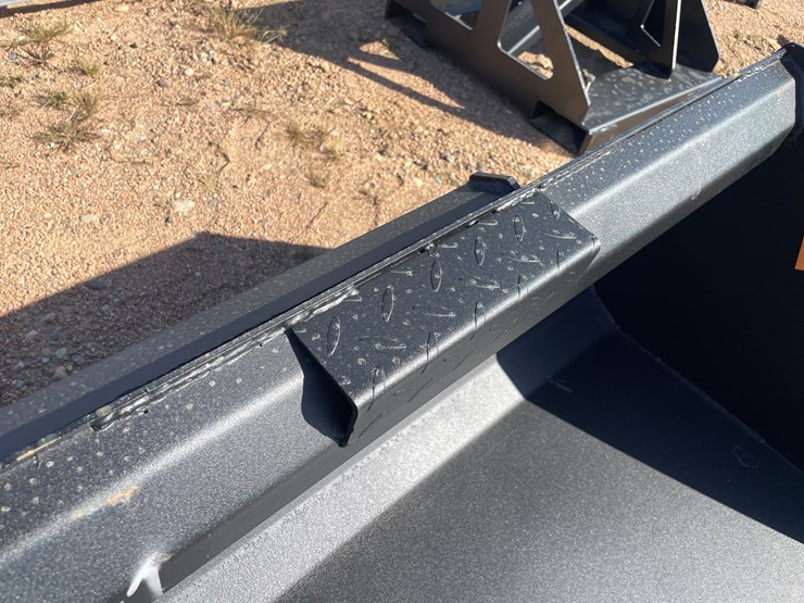 #4104-•-84"-bucket-attachment-image-8