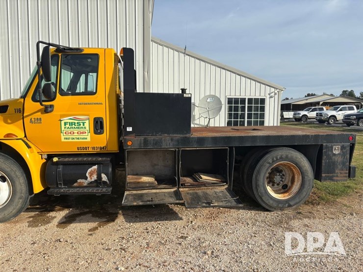 2007-international-durastar-4300-image-6