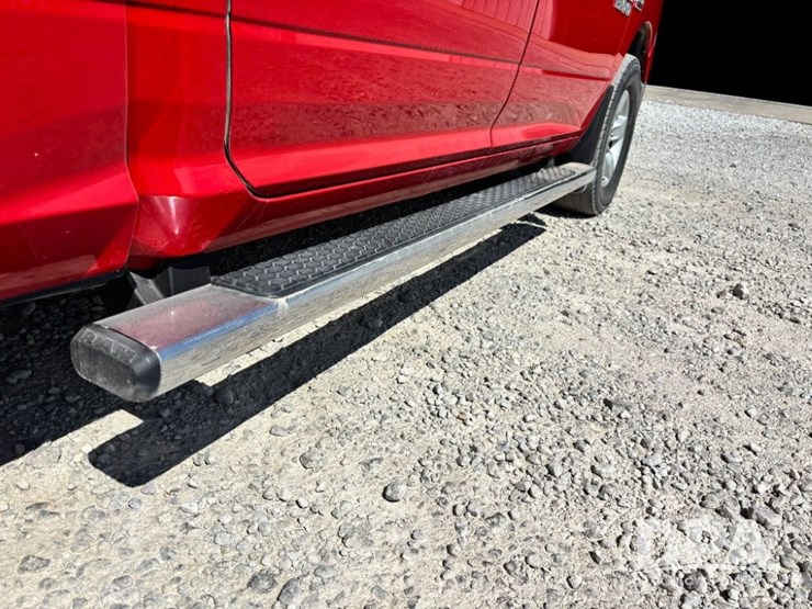 2017-ram-1500-slt-image-41