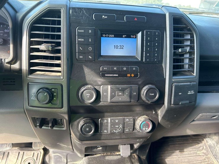 2022-ford-f250-xl-image-16