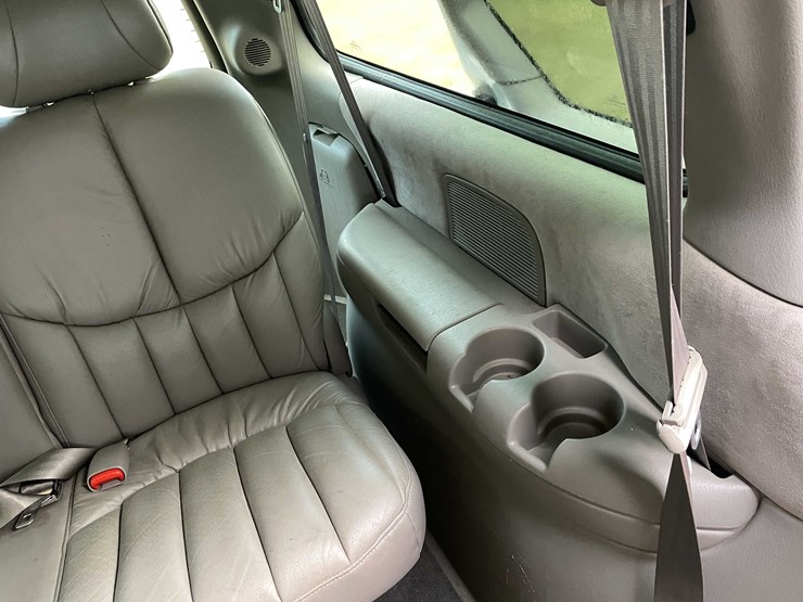 1999-chrysler-town-&-country-image-126