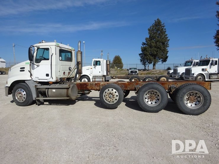 2005-mack-vision-truck-(pz13989,-unit-266)-image-32