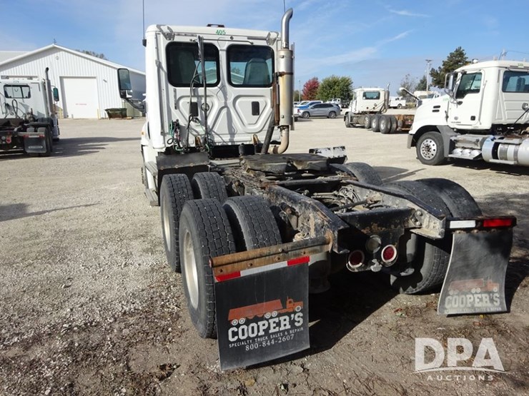 2018-freightliner-cascadia-day-cab-truck-(pz13986,-unit-405)-image-23