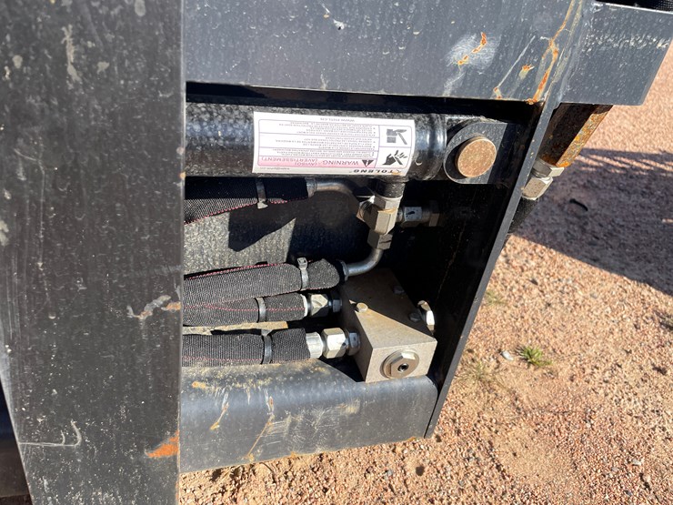 #4091-•-wolverine-pallet-fork-hydraulic-adjustable-attachment-image-10