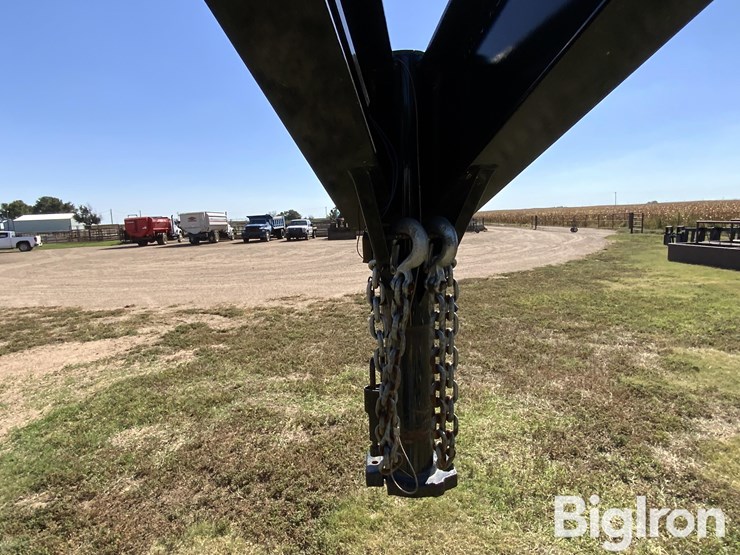 2013-titan-trailer-image-10