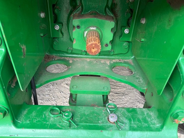 john-deere-8245r-image-15