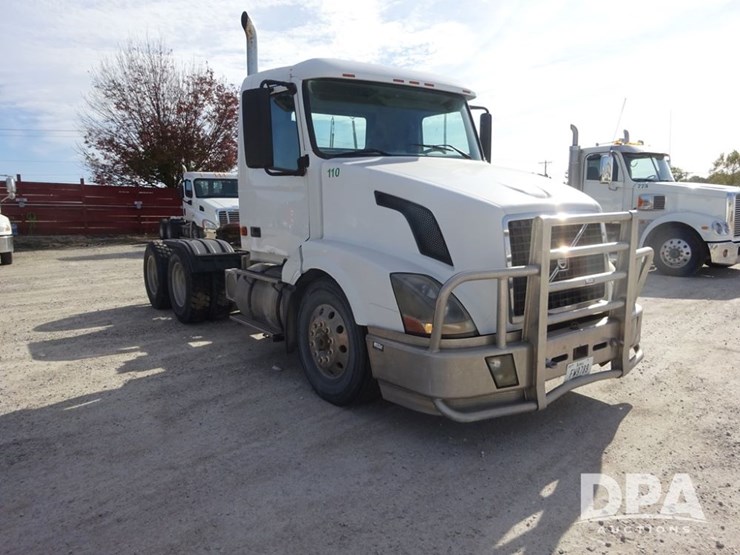 2007-volvo-vnl-day-cab-truck-(pz13987,-unit-110)-image-10