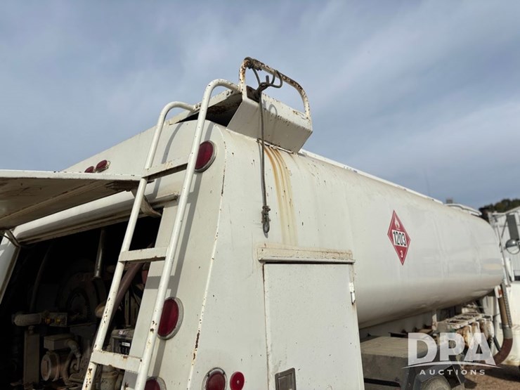 1994-ford-l8000-image-37